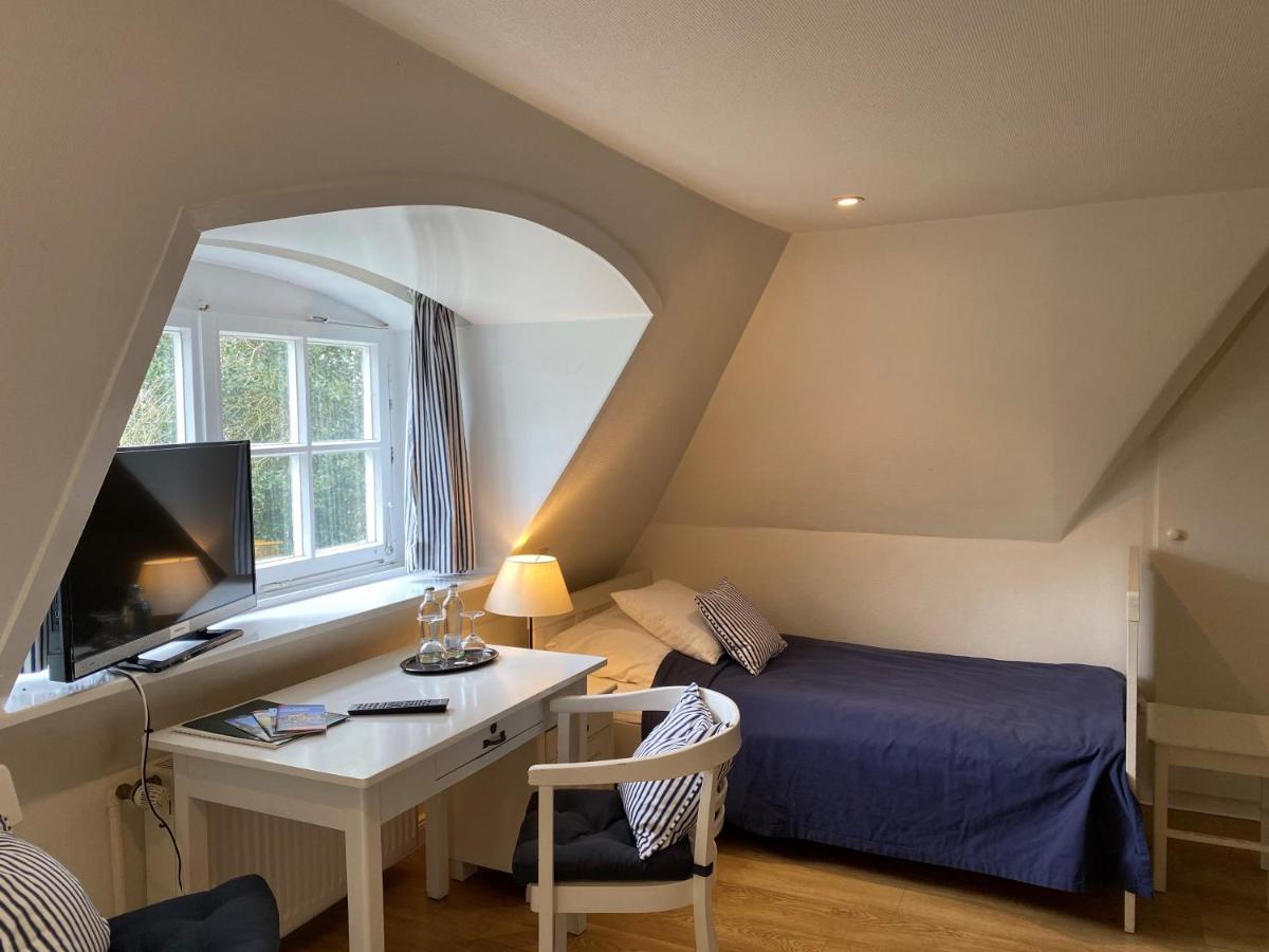 Gut Basthorst Hotell Basthorst  Exteriör bild