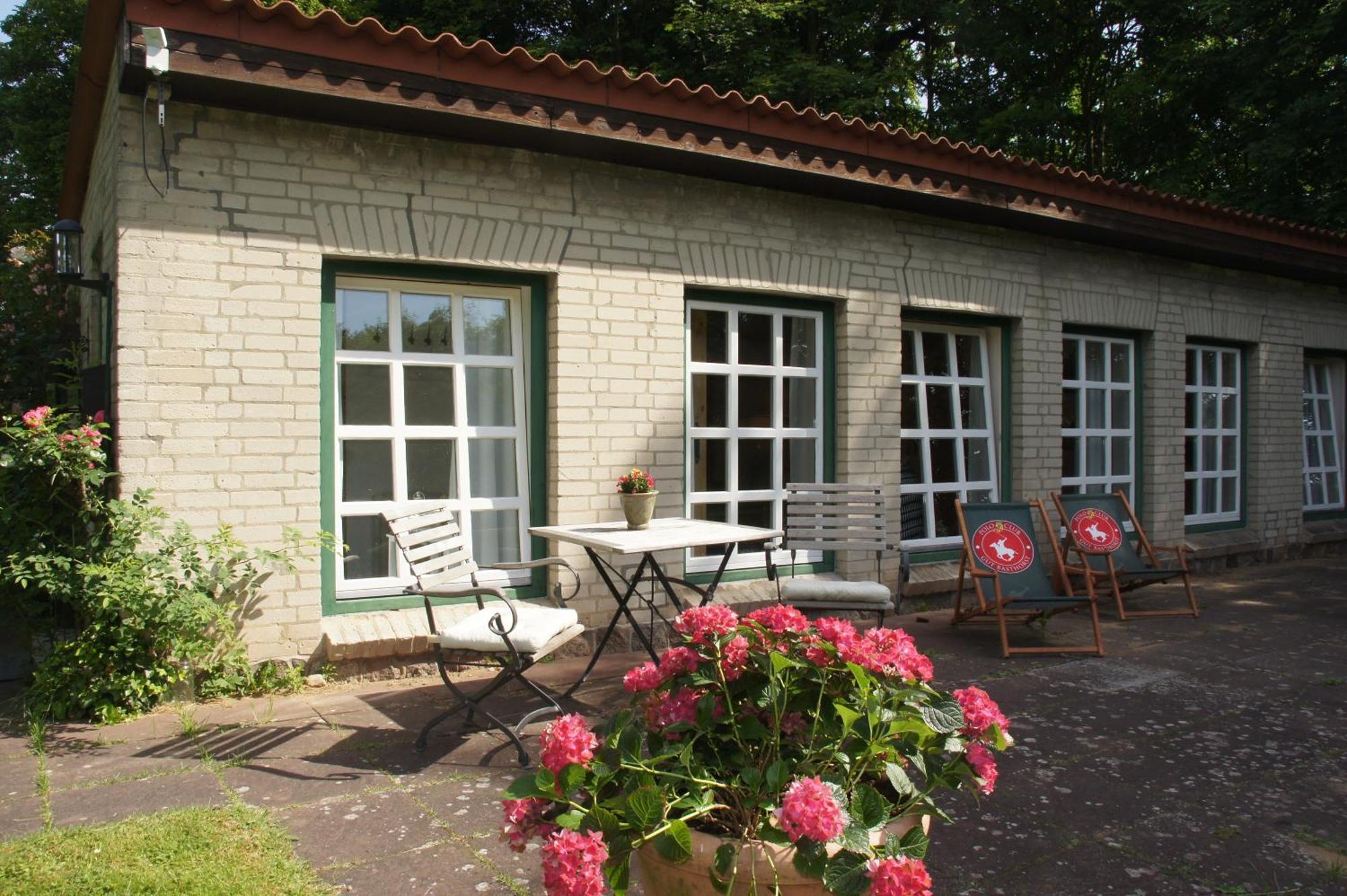 Gut Basthorst Hotell Basthorst  Exteriör bild
